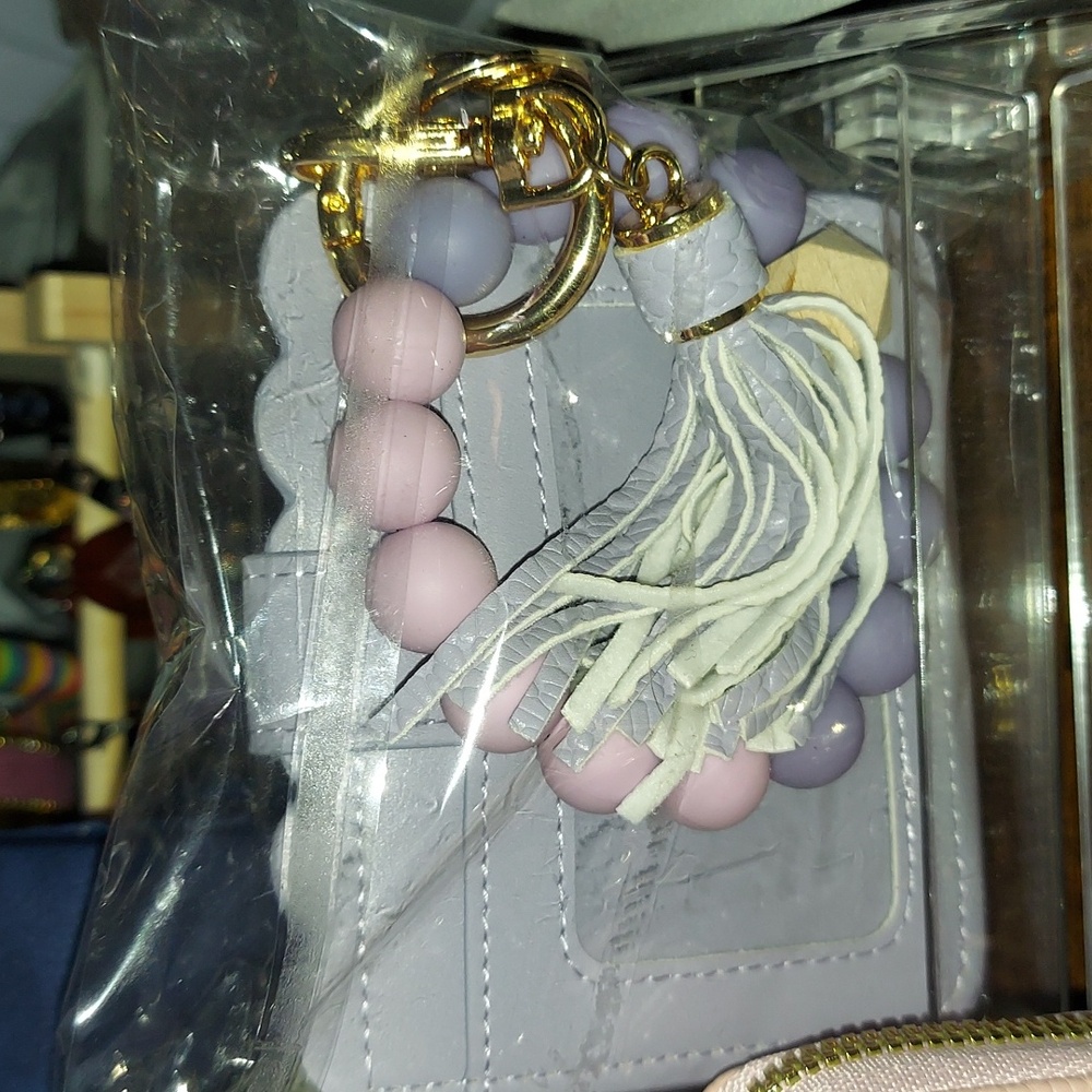 Sassiez Choice cash/cc holder bracelet Keychain included.